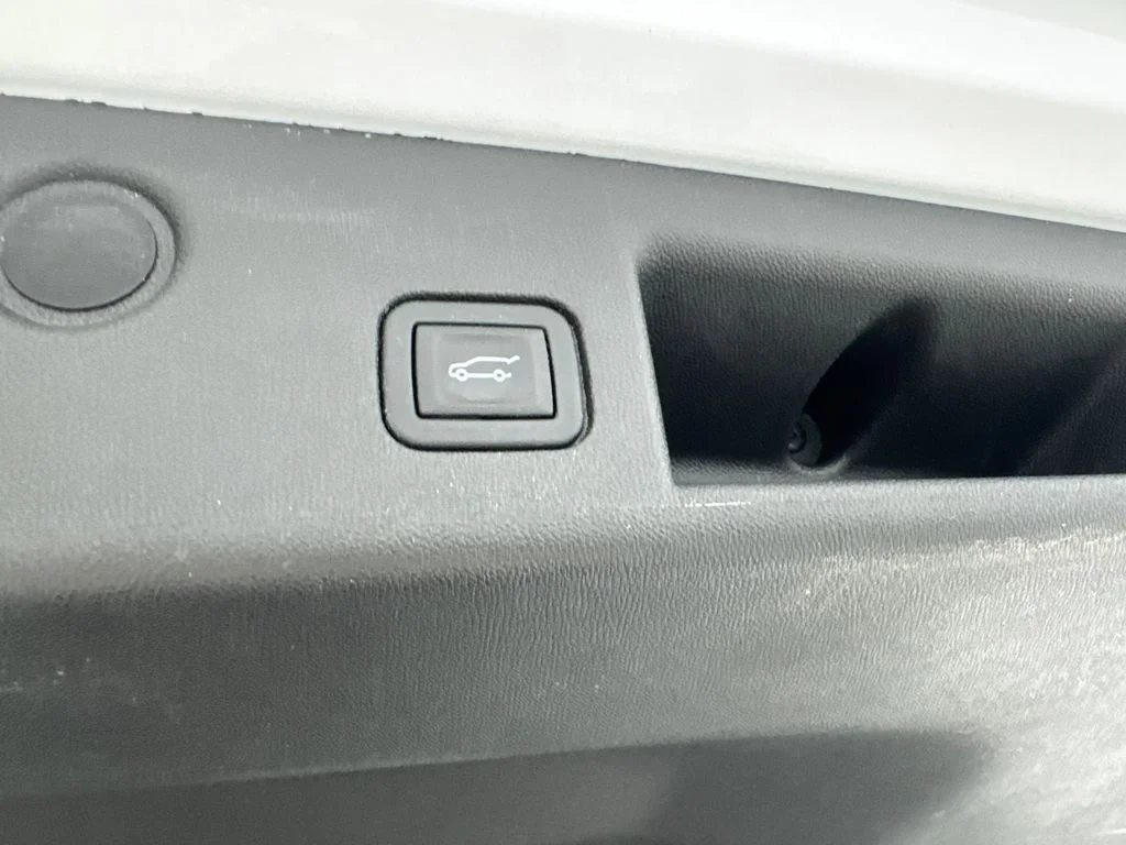 Used 2024 White Chevrolet LT image 85