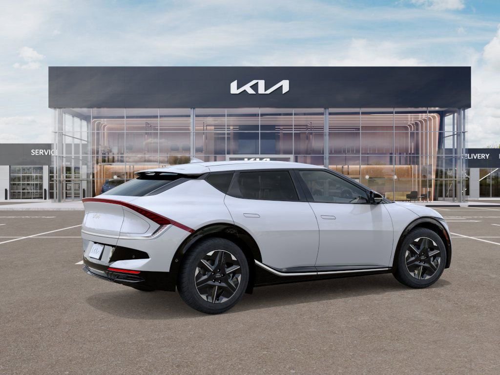 New 2025 Glacial White Pearl Kia Wind RWD image 6