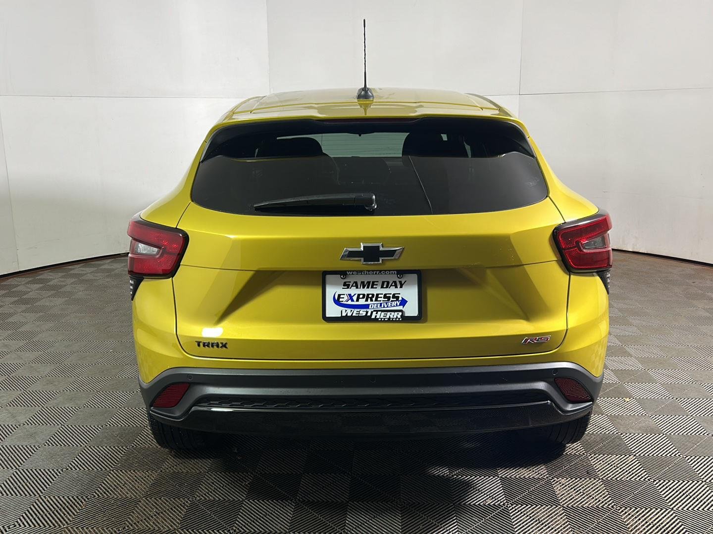 Used 2024 Nitro Yellow Metallic Chevrolet 1RS image 7