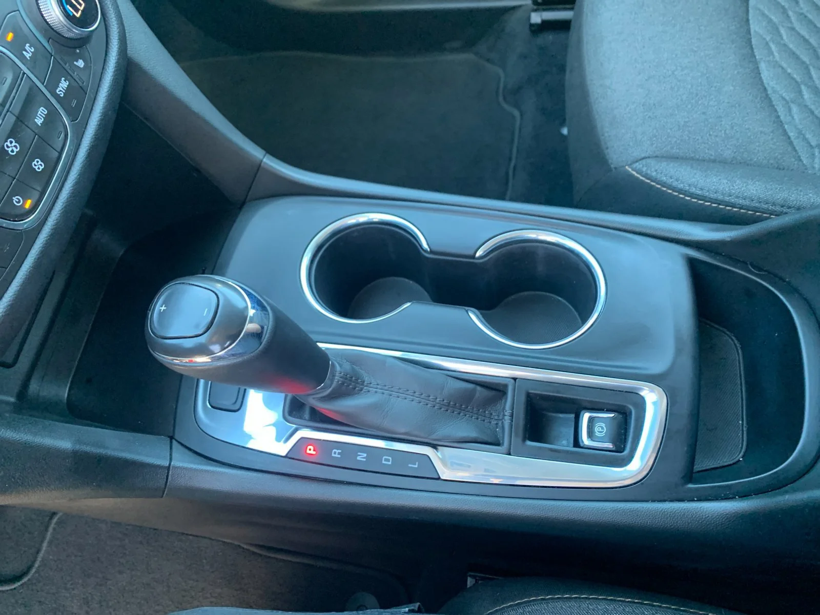 Used 2019 CAJUN RED TINTCOAT Chevrolet LT image 23