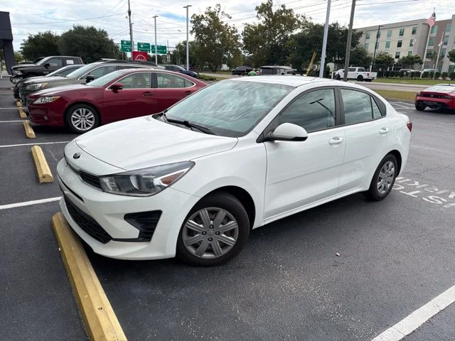 Used 2021 White Kia S image 10