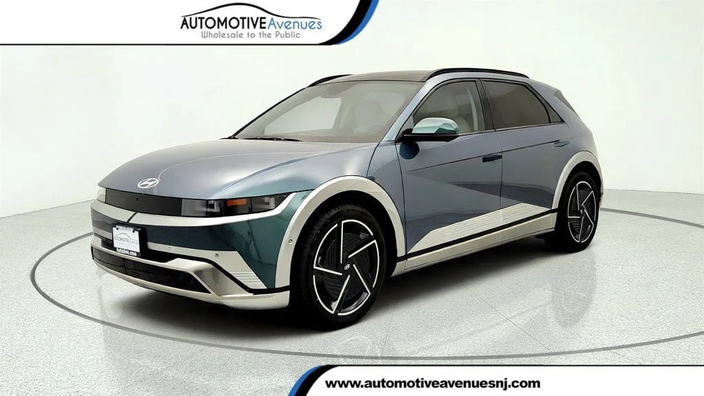 Used 2025 Digital Teal Hyundai Limited AWD image 1