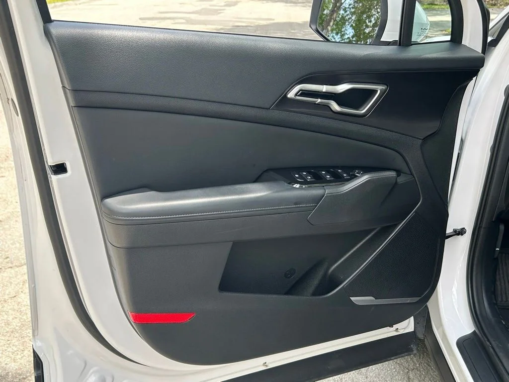 Used 2023 White Kia EX image 25