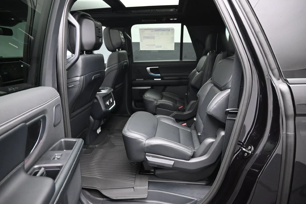 New 2027 Black Ford Platinum image 19