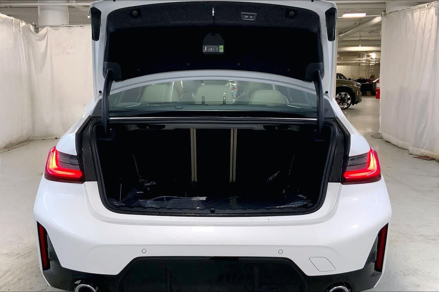 New 2026 Mineral White Metallic BMW 330i NA xDrive image 19
