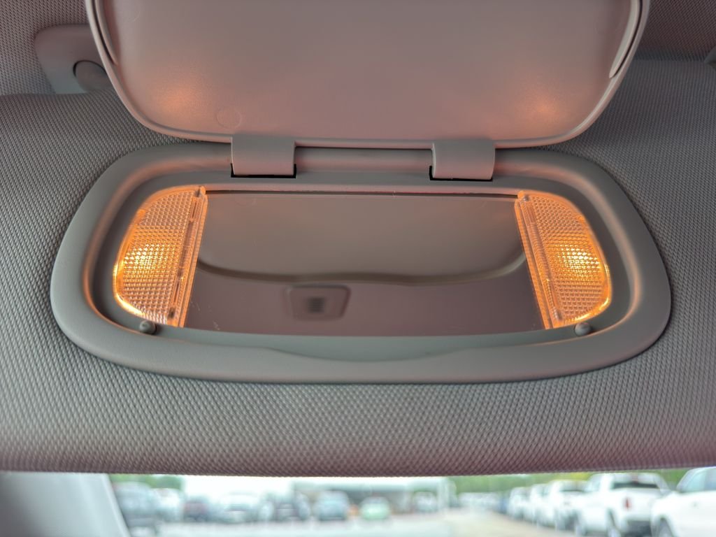 Used 2019 Granite Crystal Met Jeep Altitude image 27