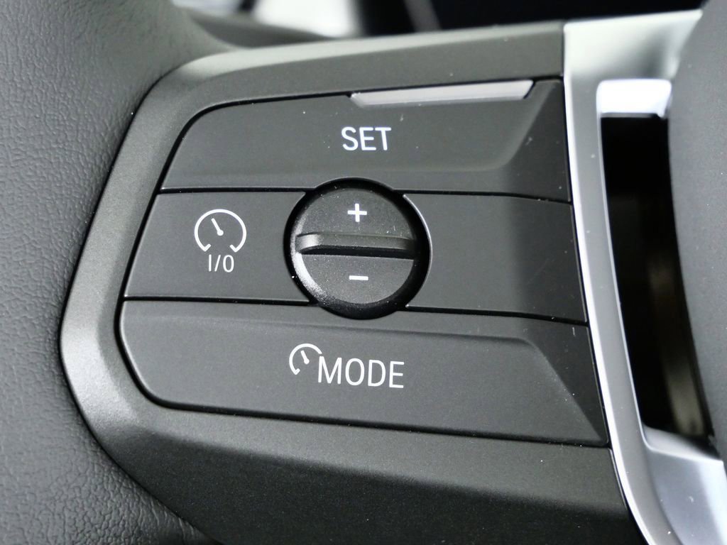 Used 2026 Space Silver Metallic BMW xDrive28i image 40