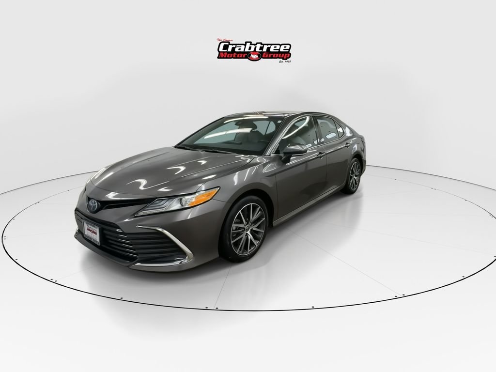 Used 2024 Gray Toyota XLE image 4