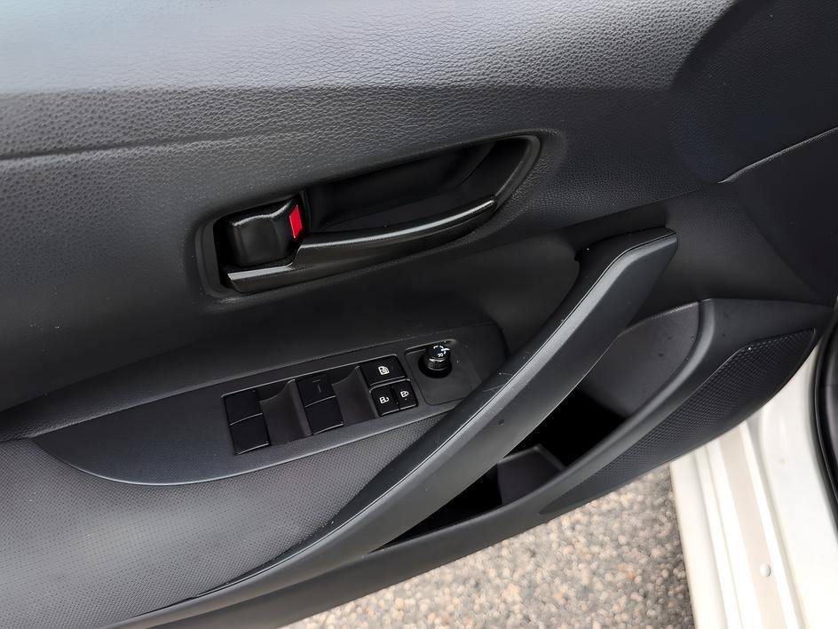 Used 2024 Ice Toyota LE image 9