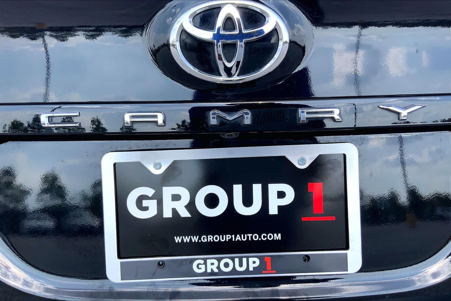 Used 2019 Midnight Black Metallic Toyota XSE image 10
