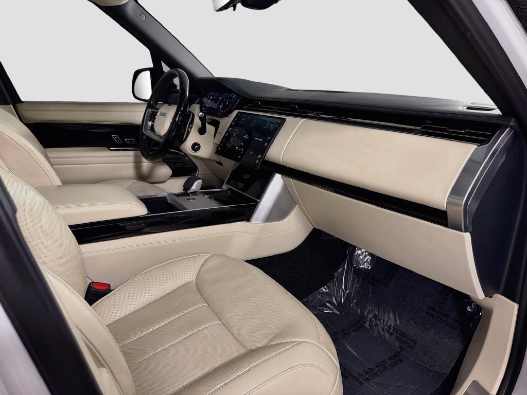 Certified Used 2024 White Land Rover Autobiography image 33