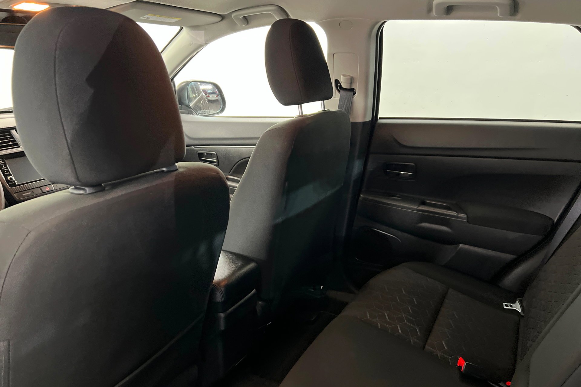 Used 2025 Silver Mitsubishi 2.0 ES image 20