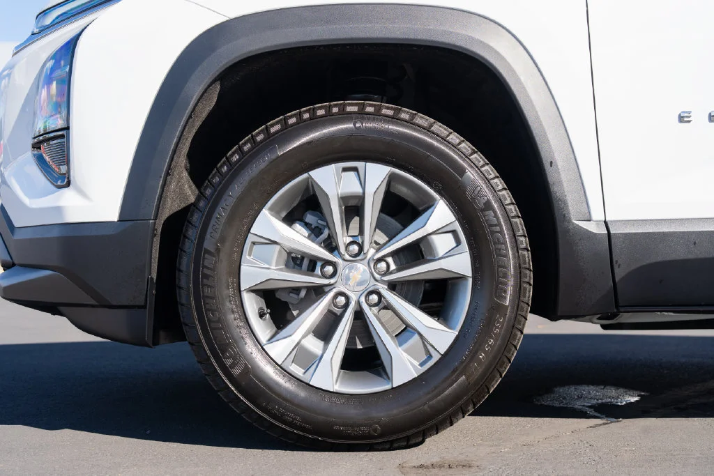 2027 Chevrolet Equinox LT - Photo 7