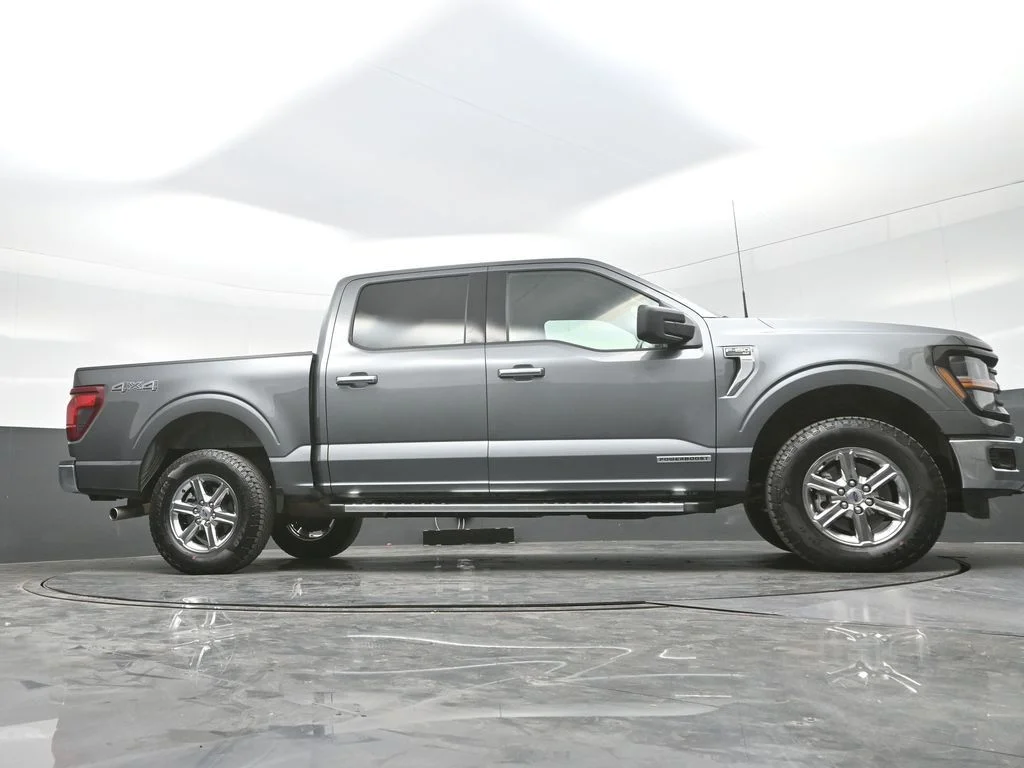 Used 2025 Gray Ford XLT image 25