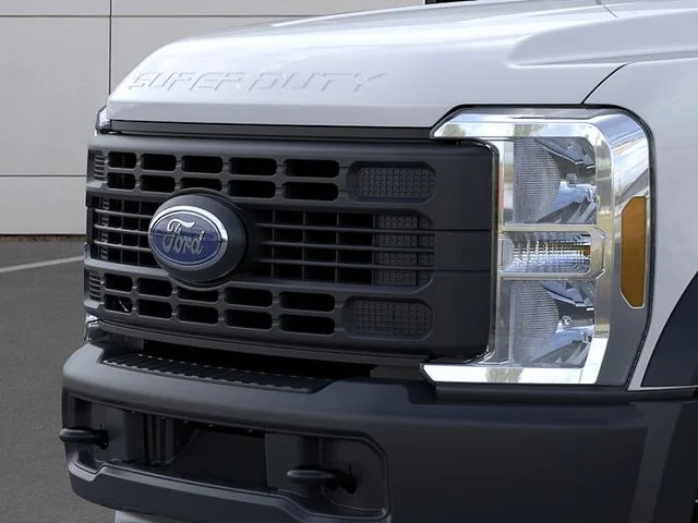 New 2026 Oxford White Ford F-550® XL image 17