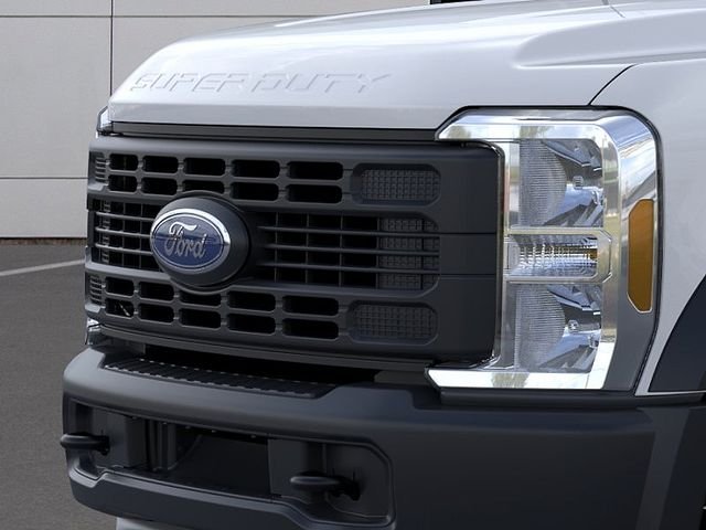 New 2026 Oxford White Ford F-550® XL image 17