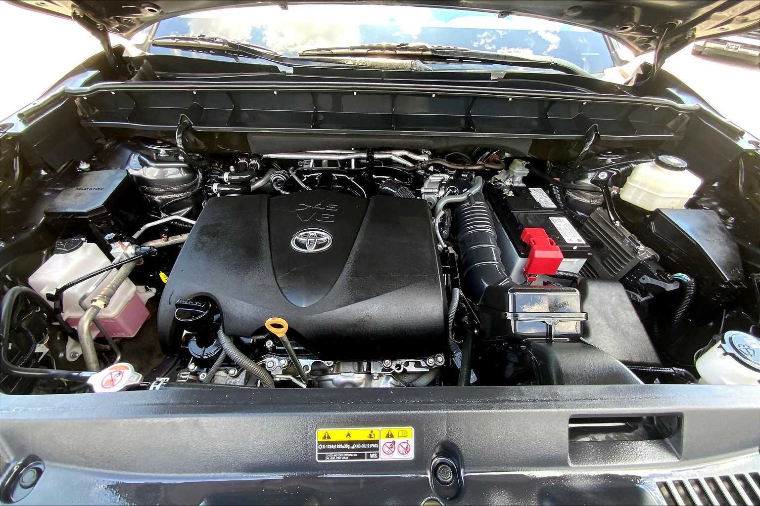 Used 2020 Magnetic Gray Metallic Toyota Limited image 31