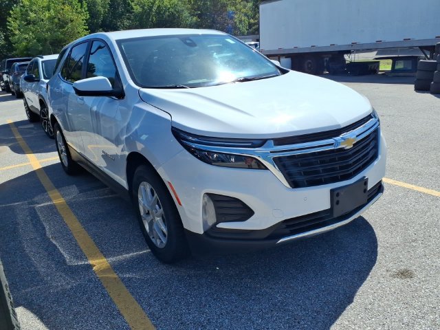 Used 2024 Summit White Chevrolet LT image 4