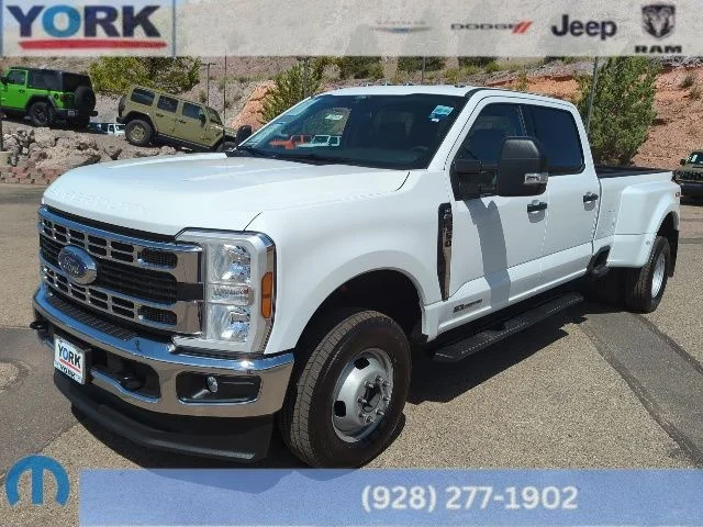 Used 2025 White Ford XLT image 1