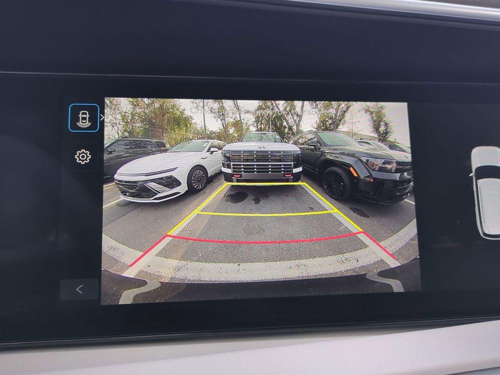 New 2026 White Hyundai SE FWD image 24