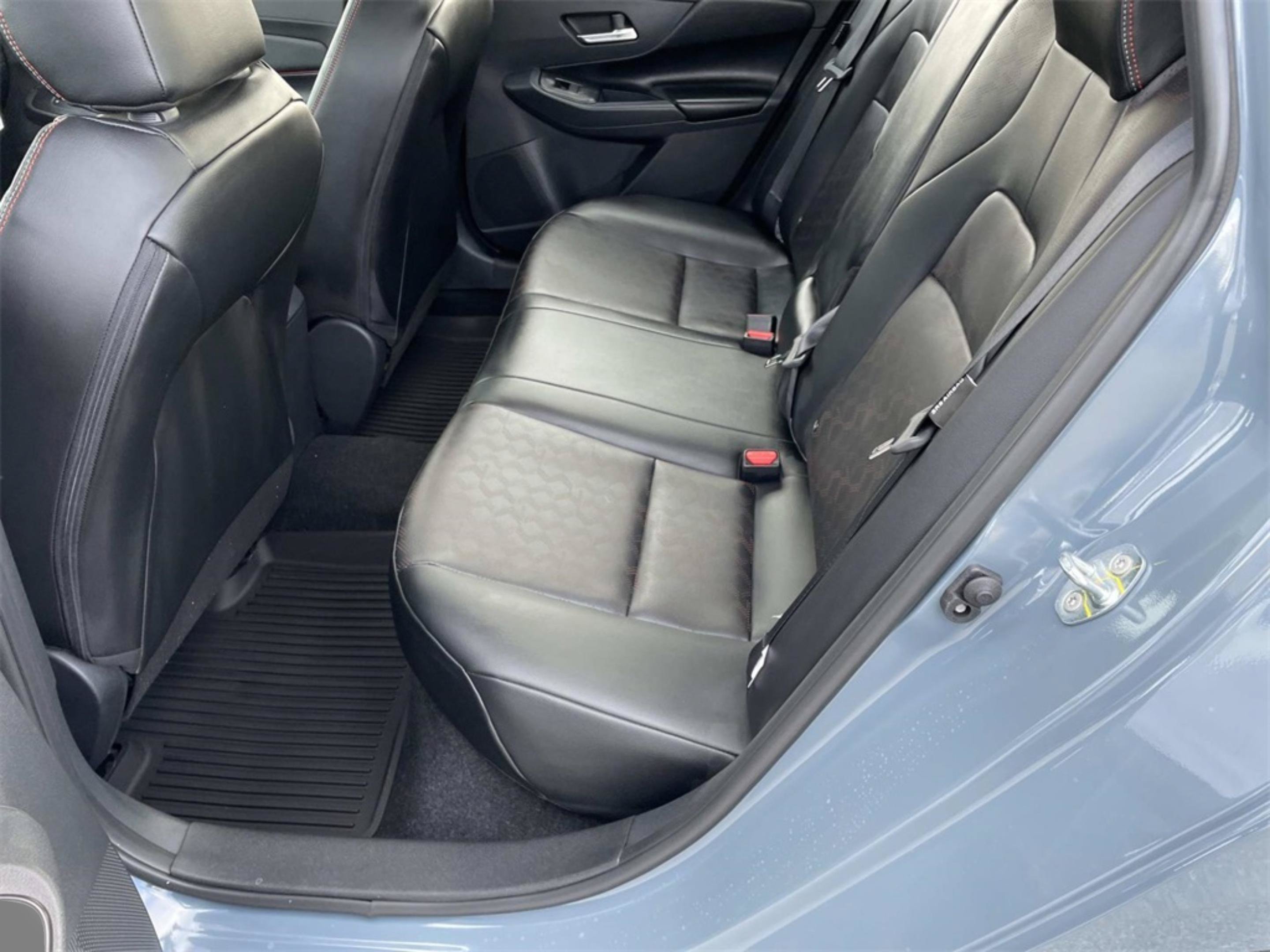 2026 Nissan Sentra SR - Photo 8