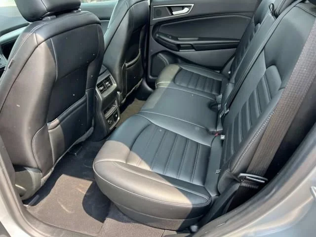 Used 2022 Silver Ford SEL image 12