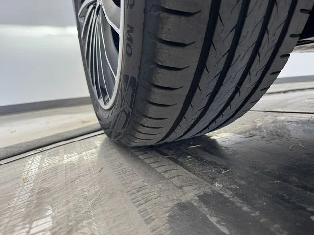 New 2027 Polar White Mercedes-Benz GLC 300 image 11