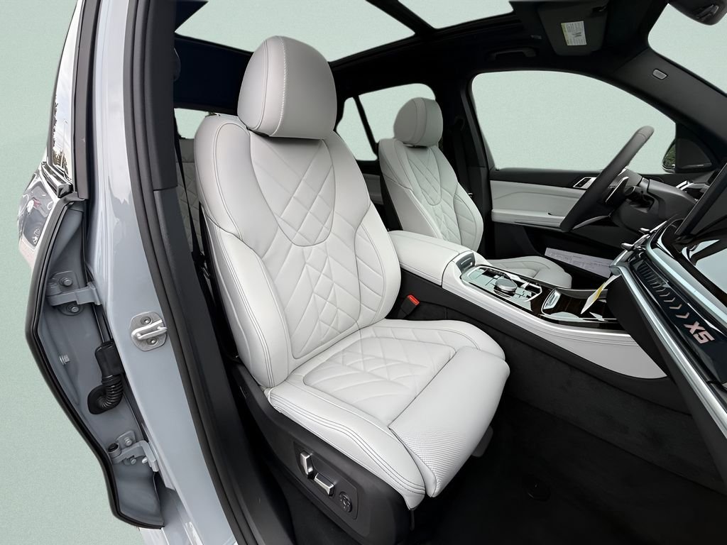 New 2026 Brooklyn Grey Metallic BMW xDrive40i image 25