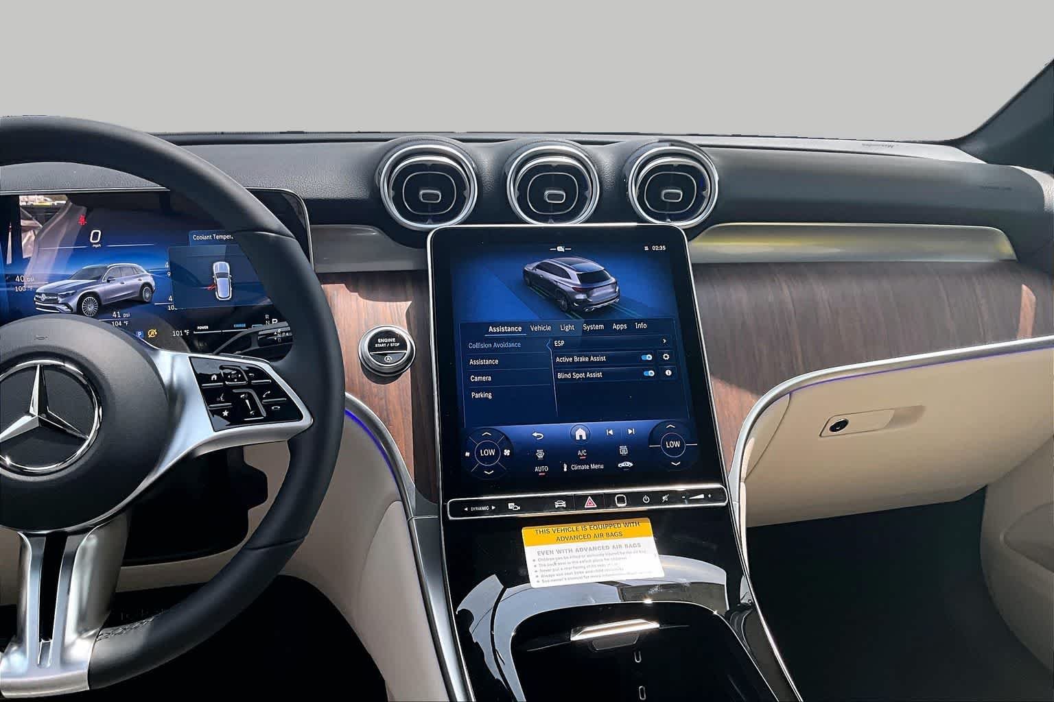 New 2027 Polar White Mercedes-Benz GLC 300 image 9