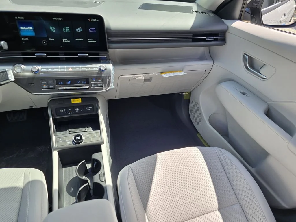 New 2026 White Hyundai SEL Premium image 9