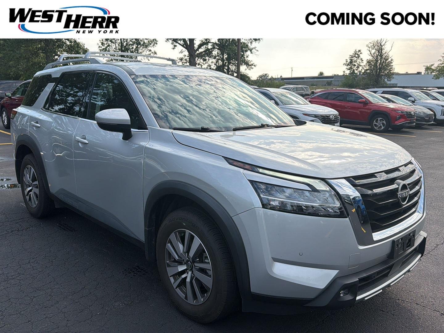 Used 2022 Brilliant Silver Metallic Nissan SL image 1