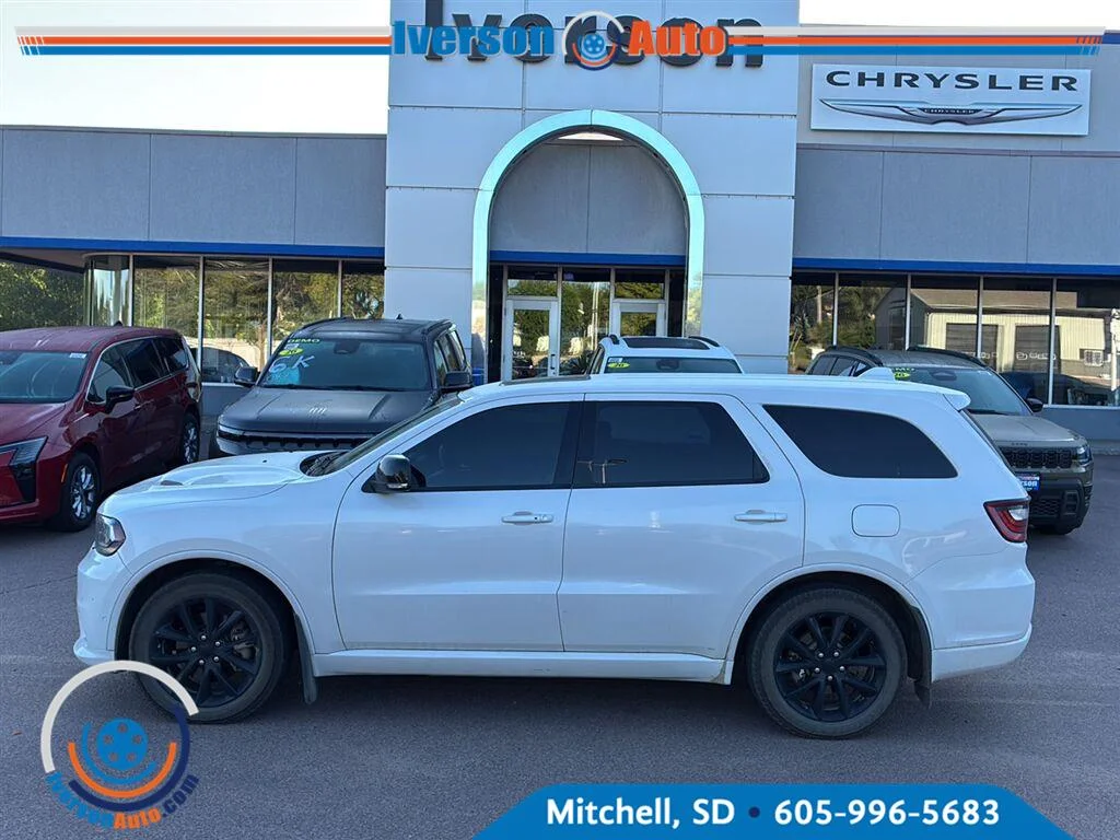 Used 2018 Ivory Tri-Coat Pearl Dodge R/T image 1
