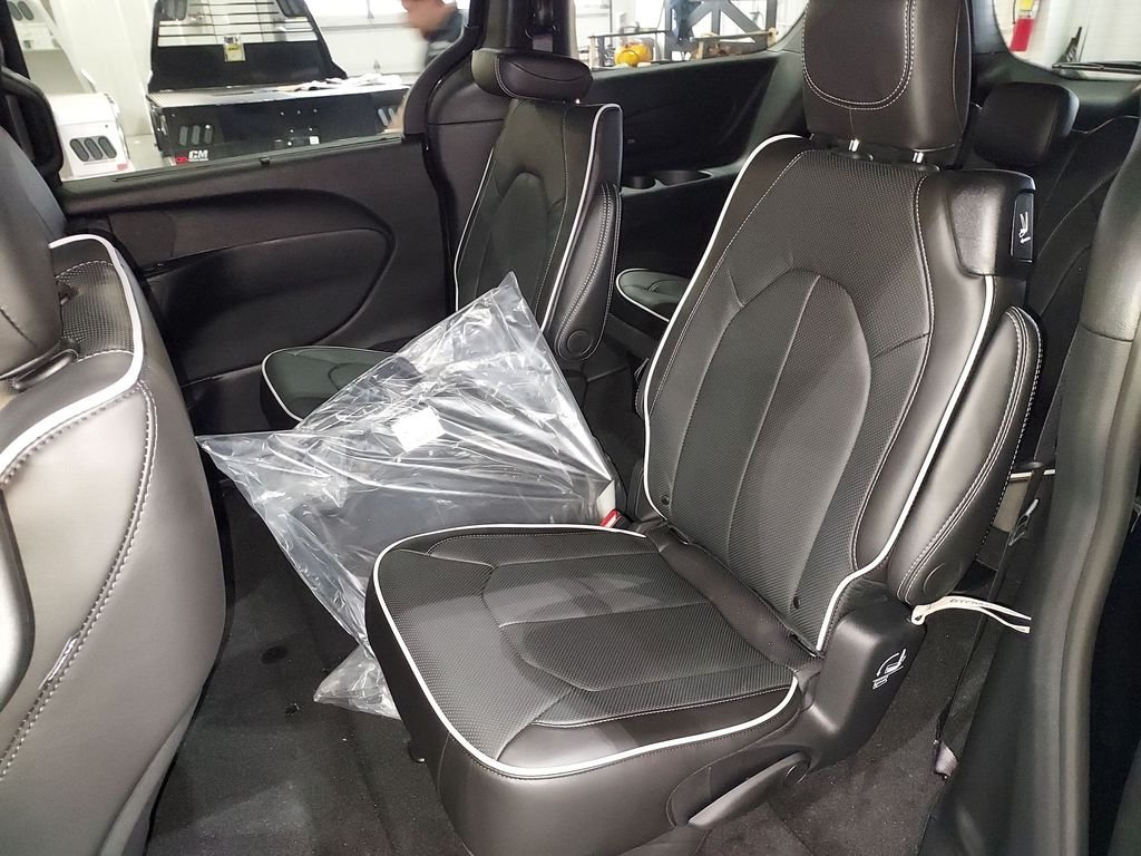 2026 Chrysler Pacifica Limited - Photo 32