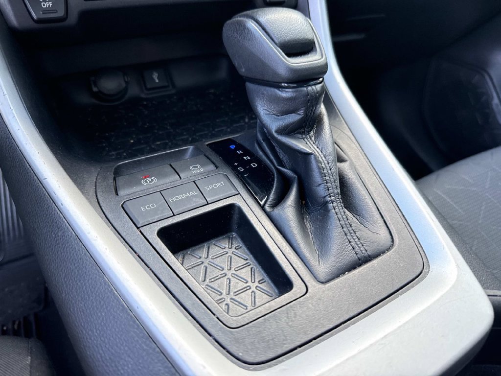 Used 2021  Toyota XLE image 33