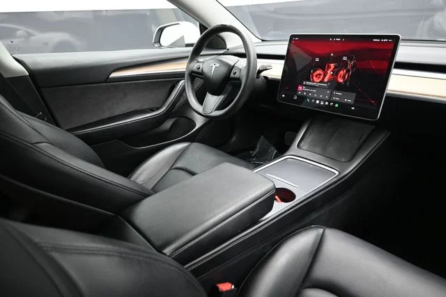 Used 2023 White Tesla Base image 13