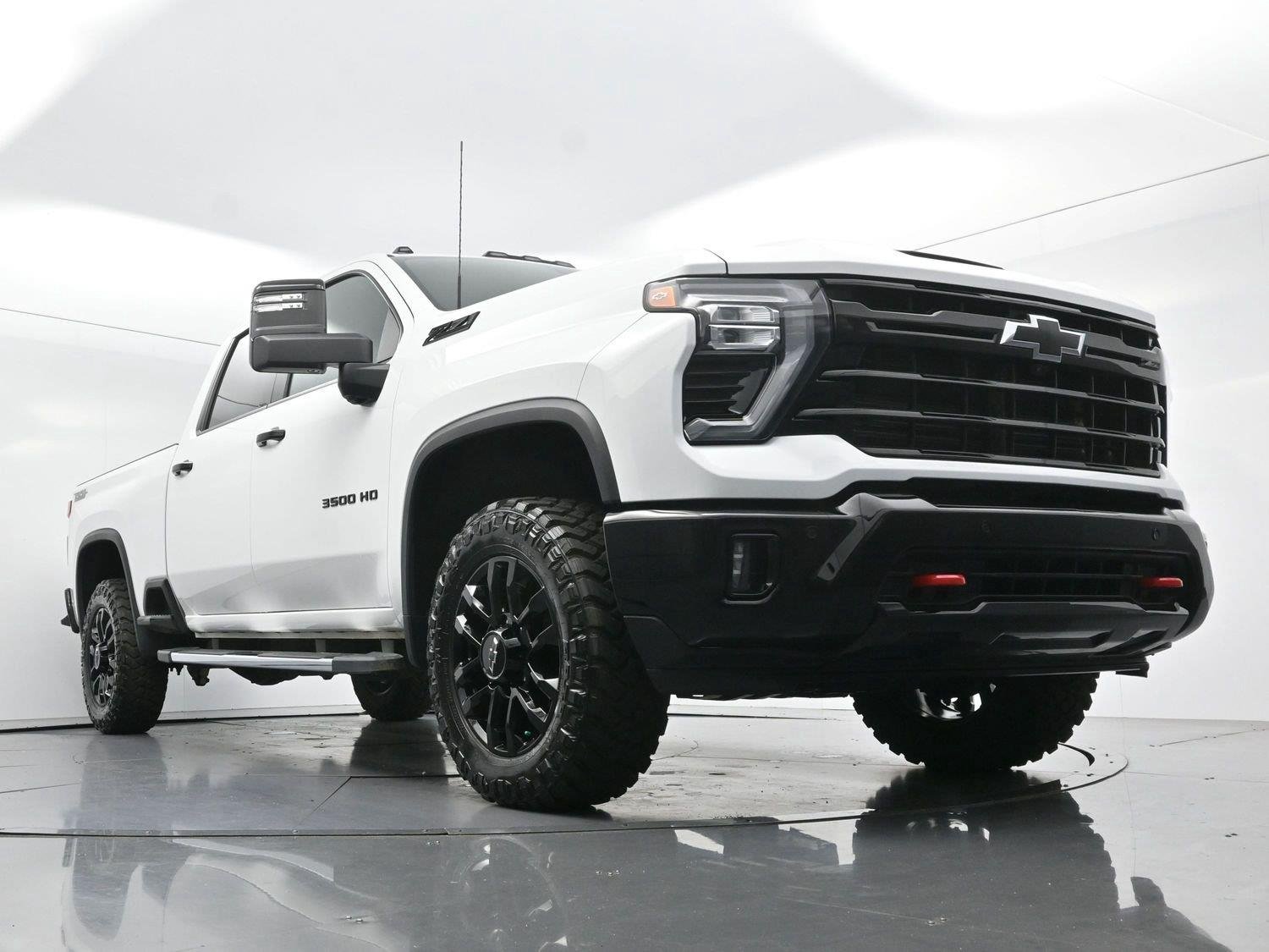 Used 2026 Summit White Chevrolet LTZ image 48