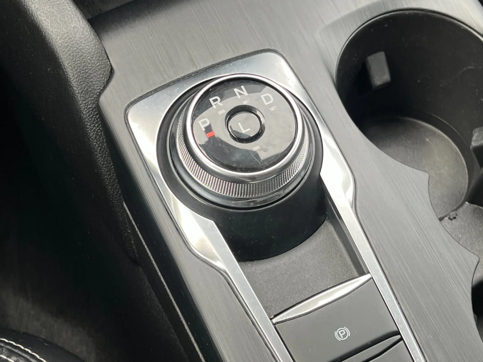 Used 2024 Carbonized Gray Metallic Ford Platinum image 22