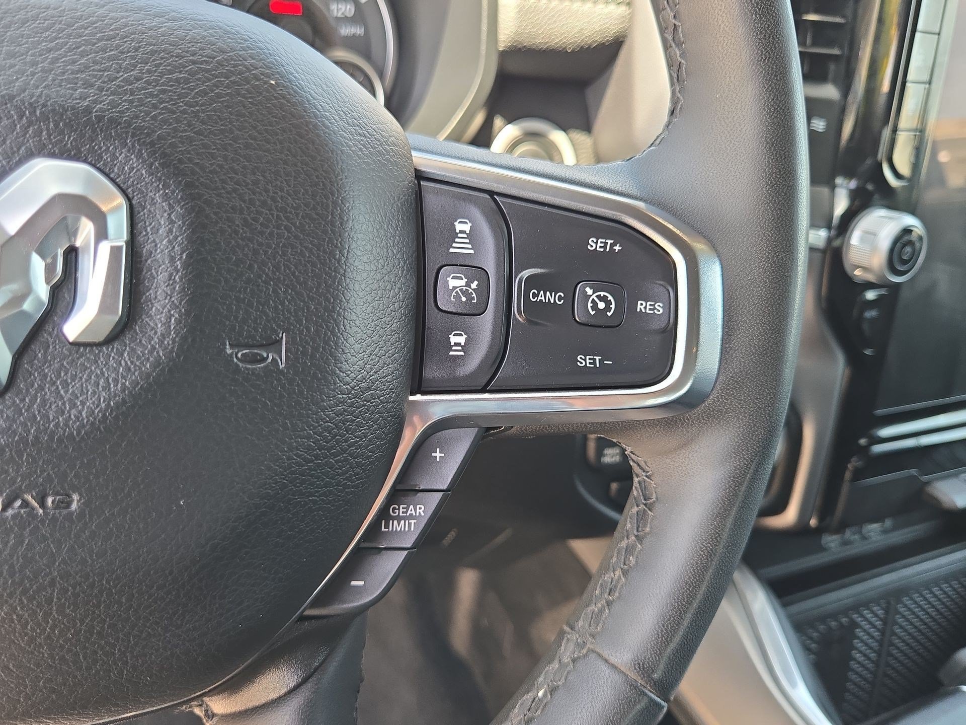 Used 2025 Granite Crystal Metallic Clearcoat Ram Laramie image 18