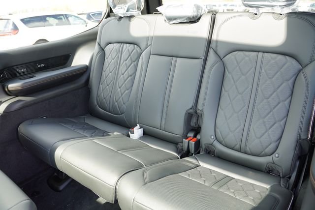 New 2026 Bright White Clear-Coat Exterior Paint Jeep Summit Reserve image 12