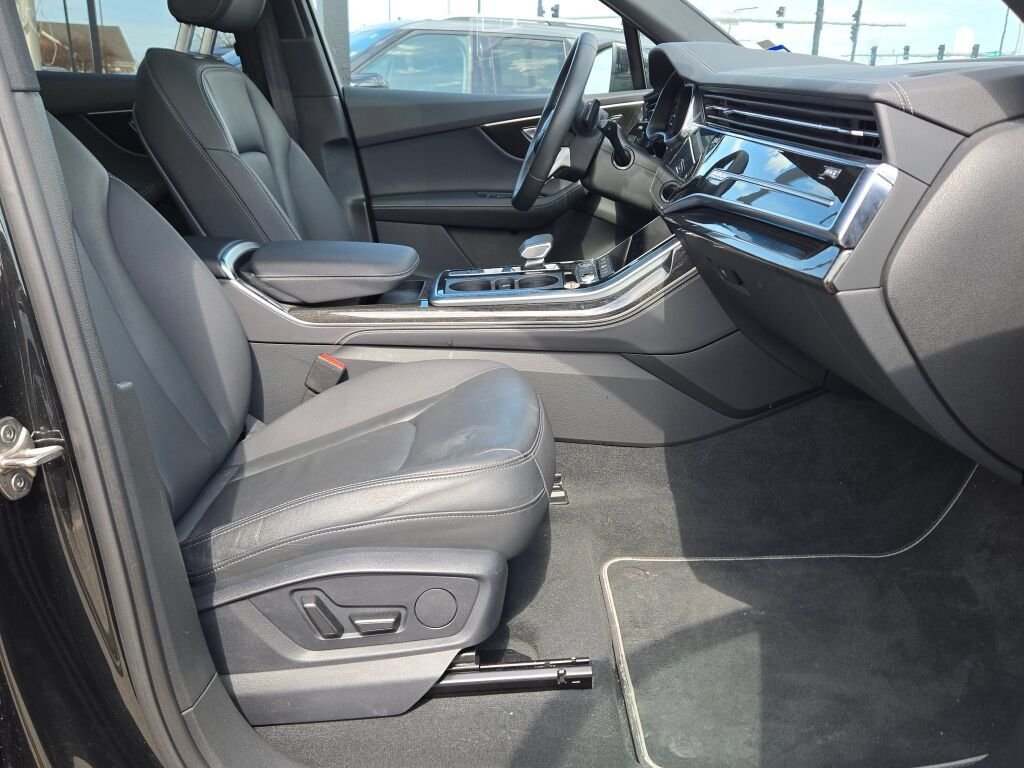 Used 2025 White Audi 55 Premium Plus image 6
