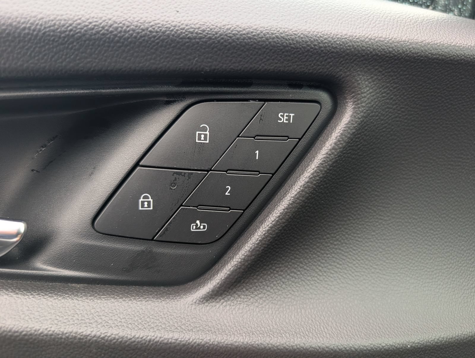 2027 Chevrolet Equinox RS - Photo 20