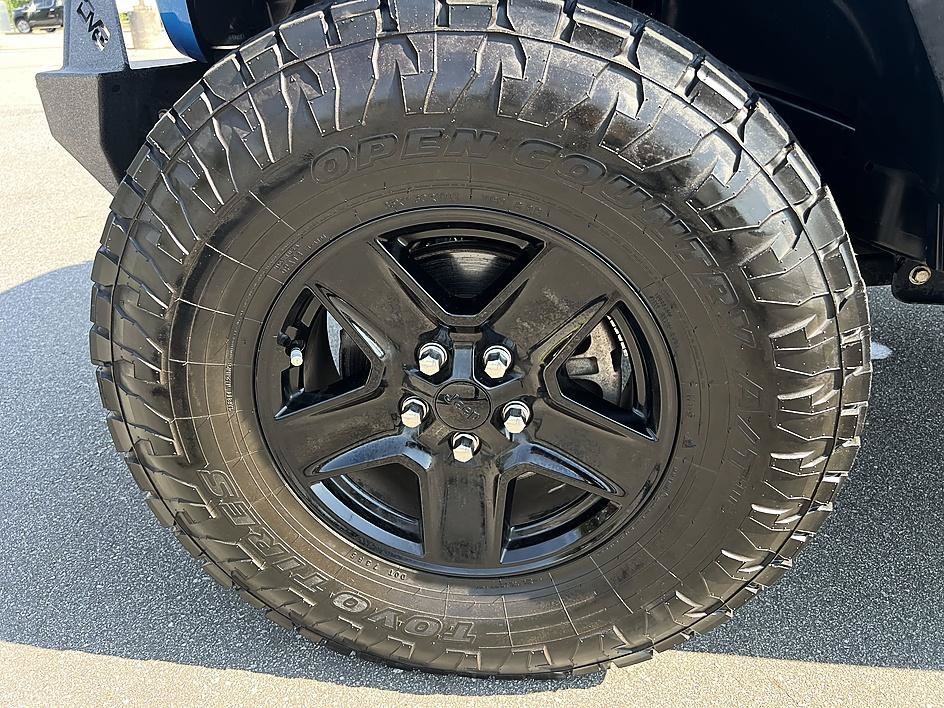 Used 2021 Hydro Blue Pearlcoat Jeep Sport S image 9