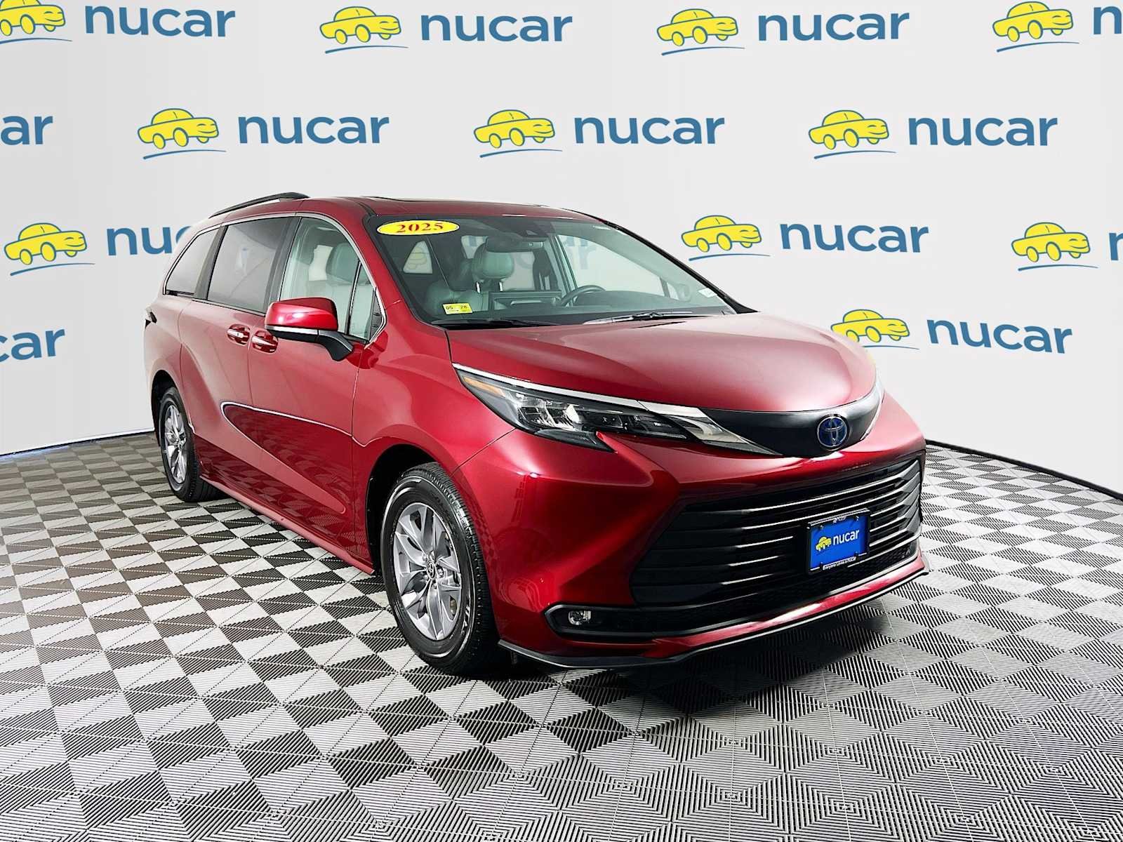 2025 Toyota Sienna XLE 7-Passenger Hybrid AWD's photo