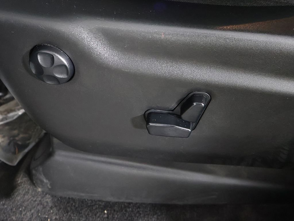 Used 2018 Black Jeep Limited image 30