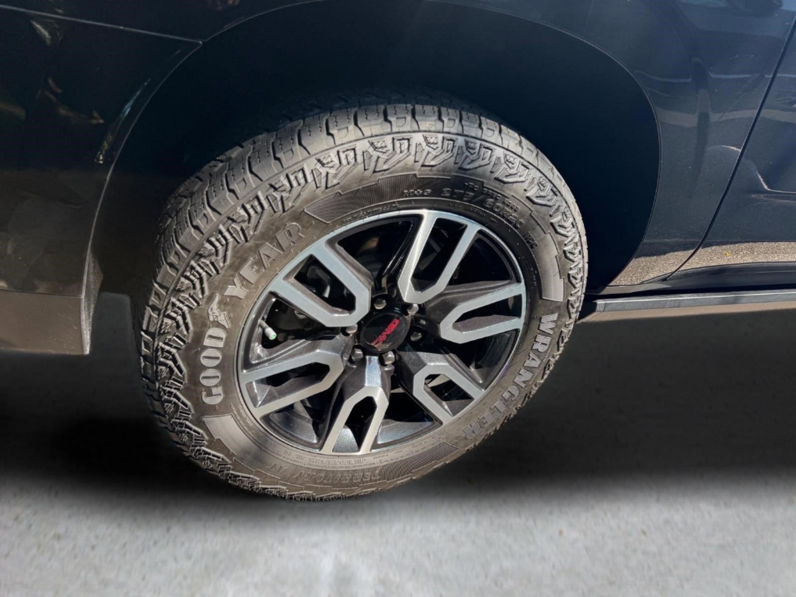 Used 2024 Onyx Black GMC AT4 image 15