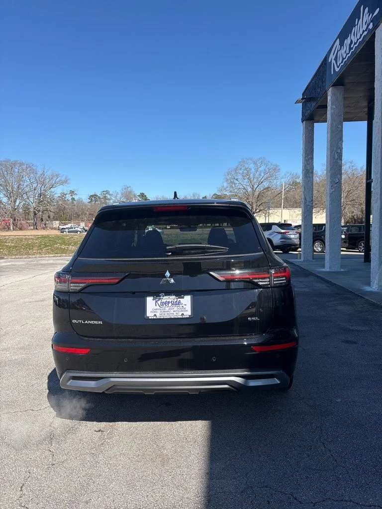 New 2026 Black Mitsubishi SEL 1.5T 2WD image 3
