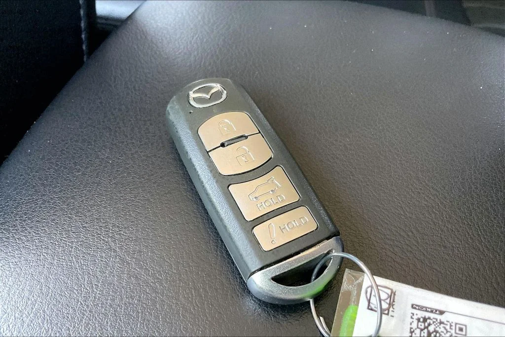 Used 2018 White Mazda Grand Touring image 12