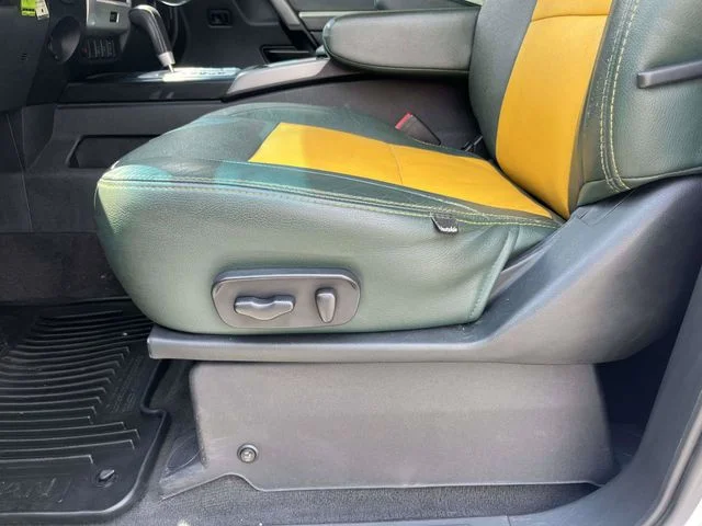 Used 2013  Nissan S image 21