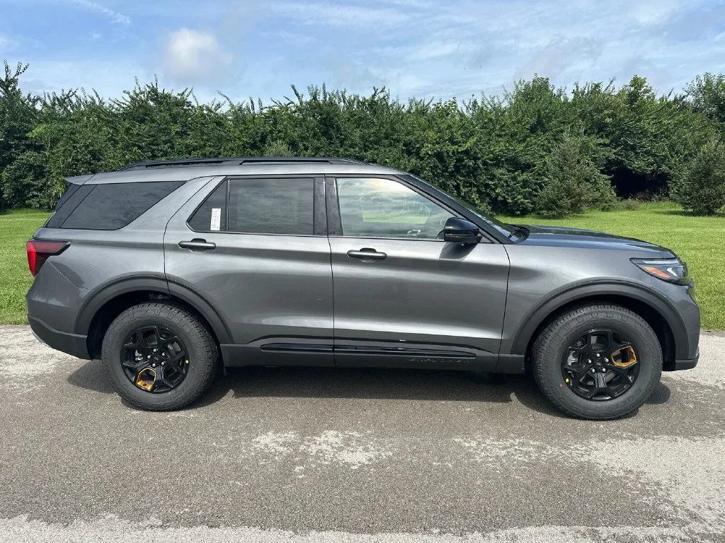 New 2026 Gray Ford Tremor image 6