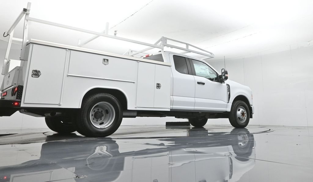 New 2026 Oxford White Ford XL image 53